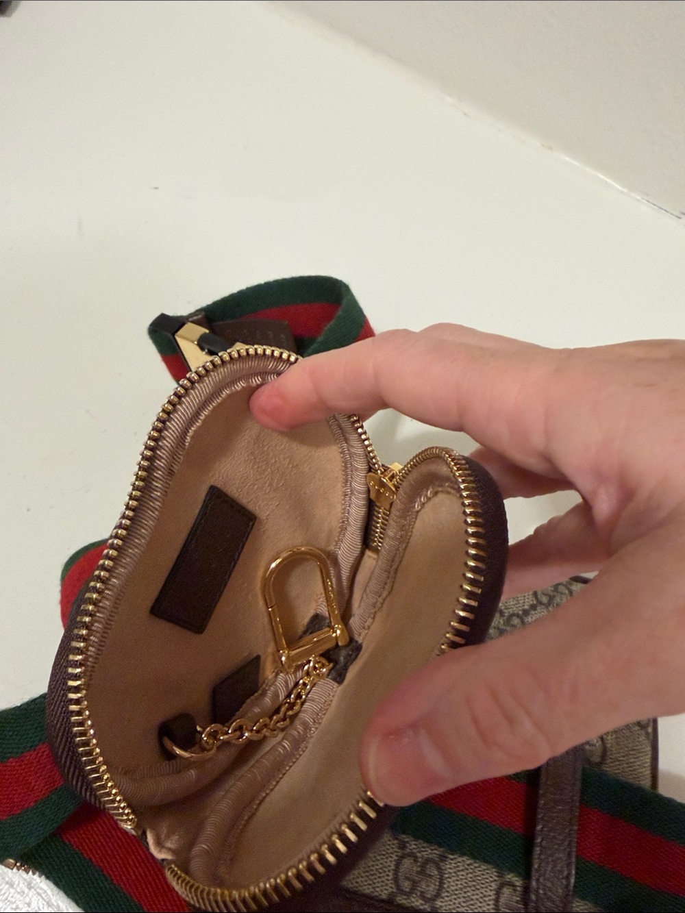 Gucci Brown GG Supreme Canvas Belt Bag with Green and Red - Picture 5 of 5